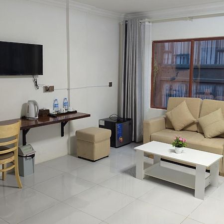 Empire House, Phnom Penh Hotel Kültér fotó