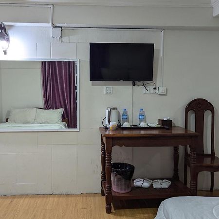 Empire House, Phnom Penh Hotel Kültér fotó