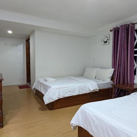Empire House, Phnom Penh Hotel Kültér fotó