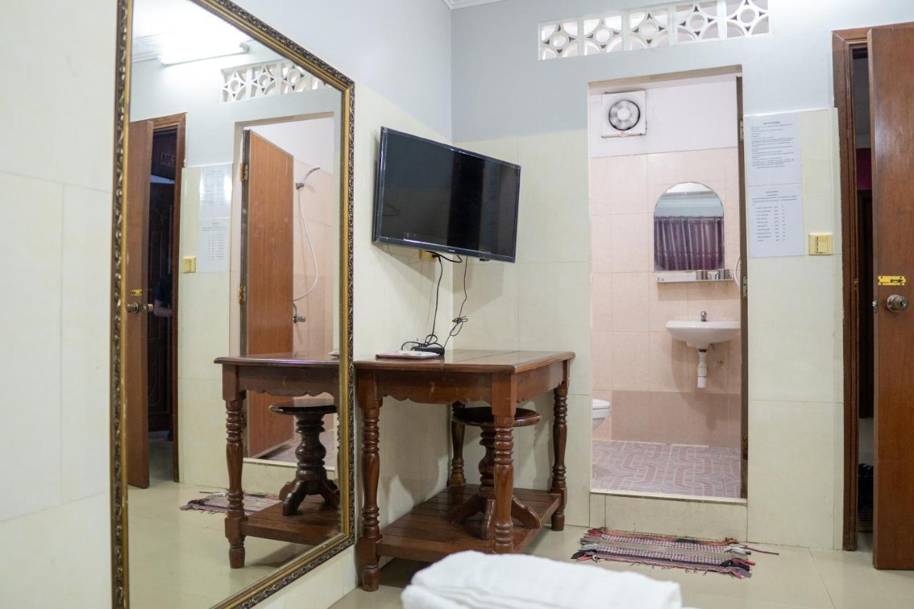 Empire House, Phnom Penh Hotel Kültér fotó