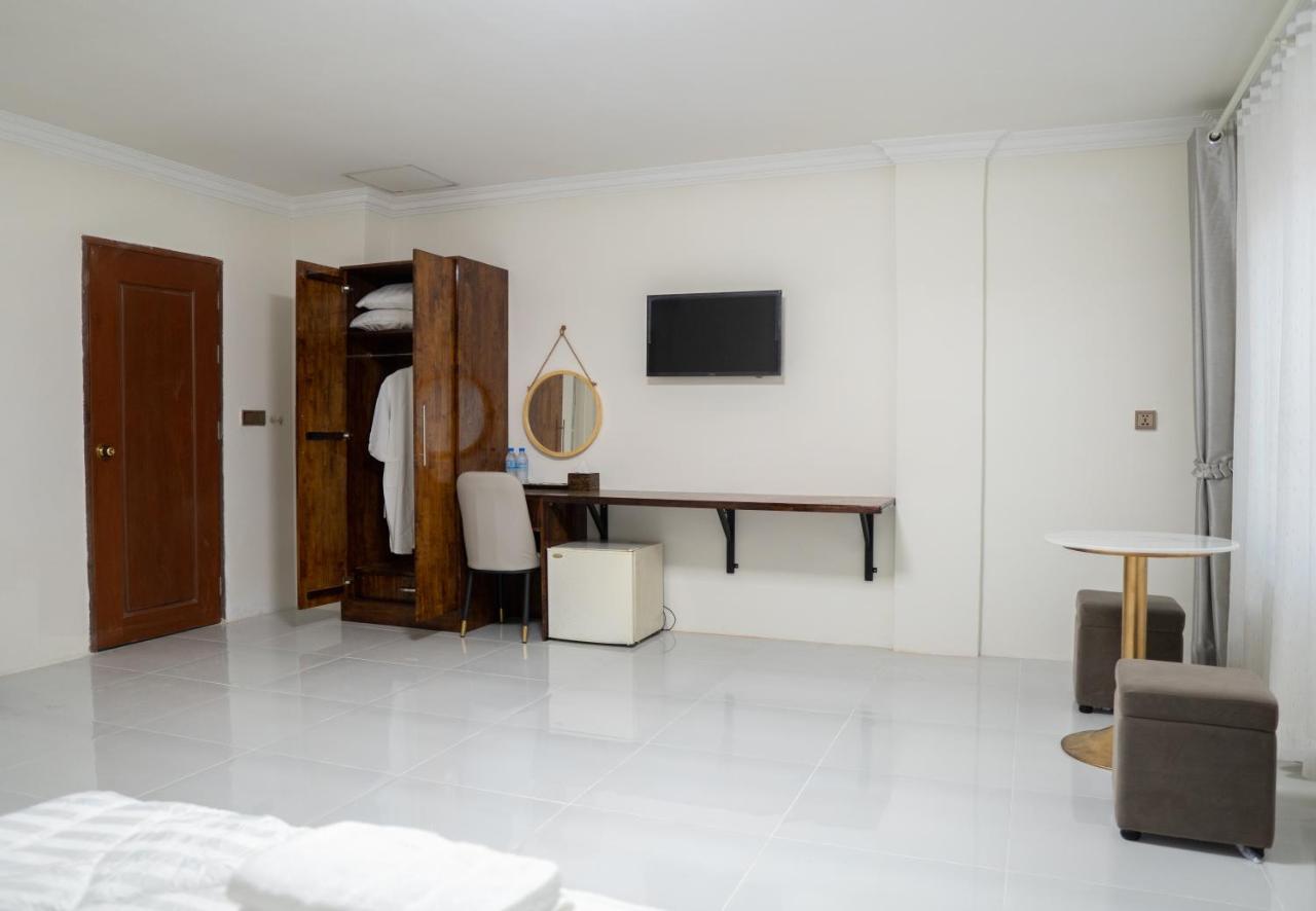Empire House, Phnom Penh Hotel Kültér fotó