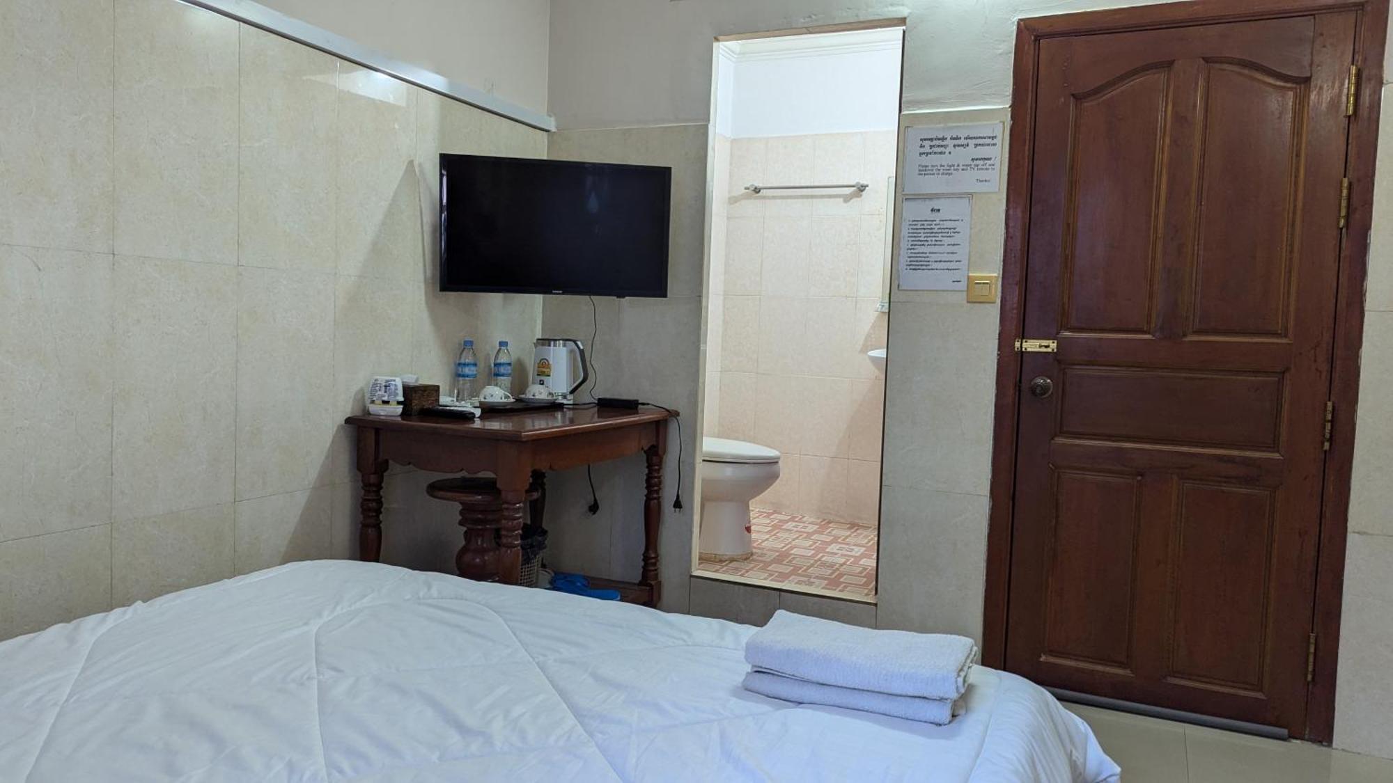 Empire House, Phnom Penh Hotel Kültér fotó