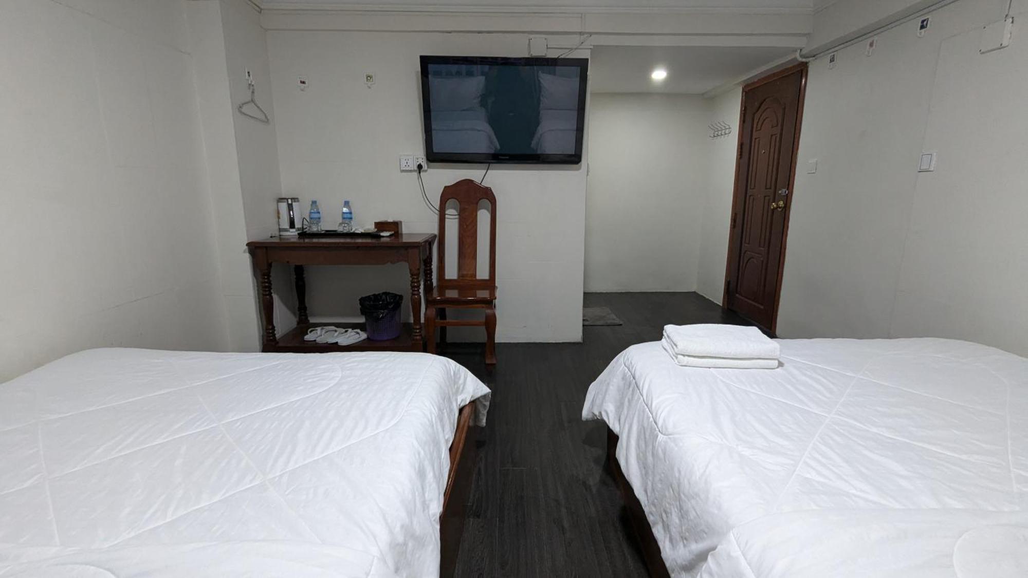 Empire House, Phnom Penh Hotel Kültér fotó