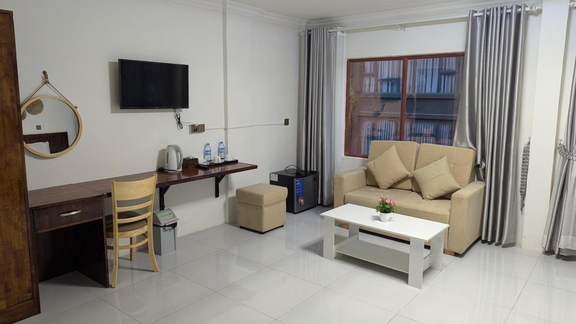 Empire House, Phnom Penh Hotel Kültér fotó
