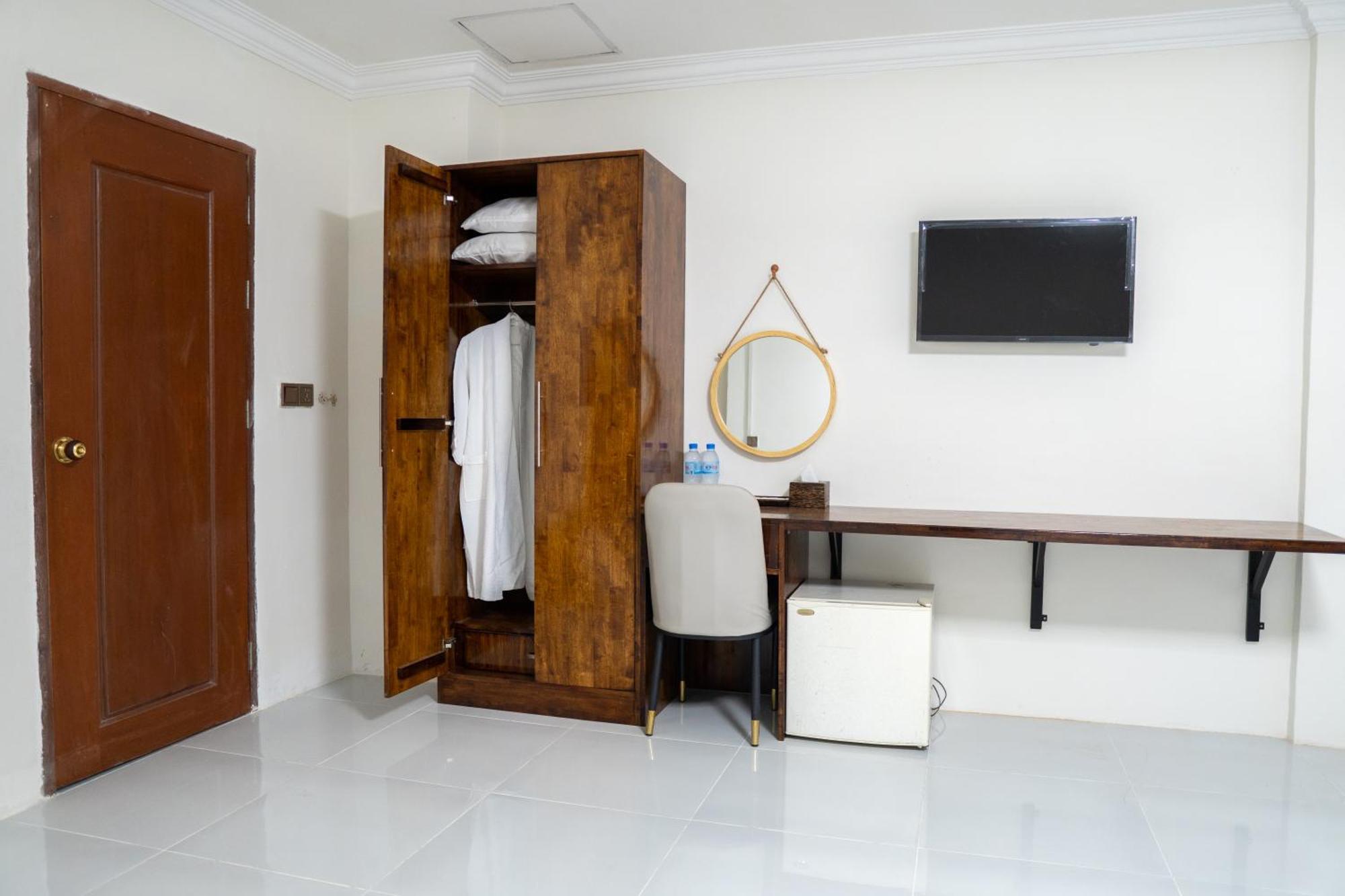 Empire House, Phnom Penh Hotel Kültér fotó
